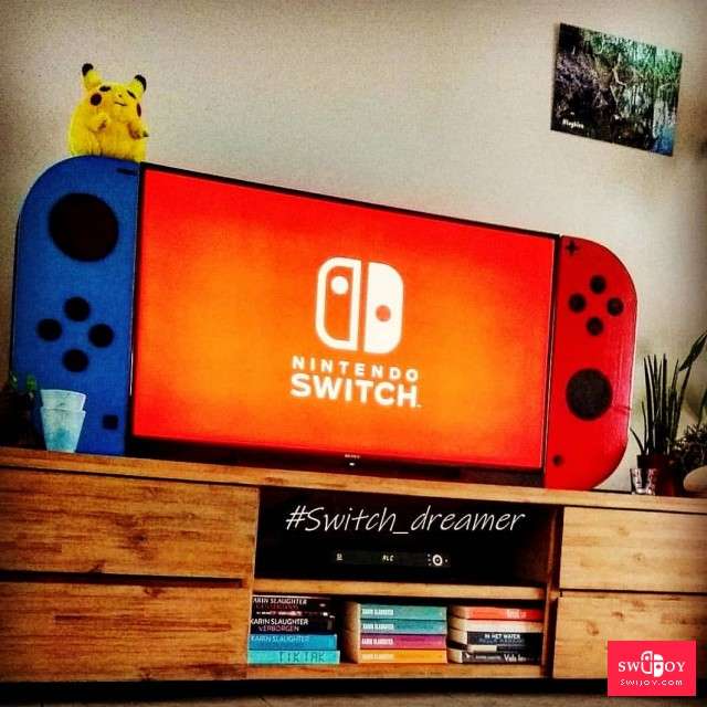真爱了！玩家自制巨型Joy-Con做成Switch电视和桌子