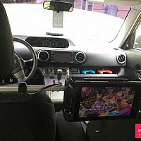 别人家的司机！国外顺风车司机装Switch供乘客免费玩